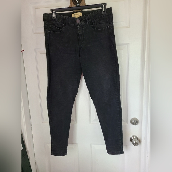 Democracy Woman's Streach Black Denim AB Solutions Booty Lift Jegging, Size: 14 - Picture 6 of 17